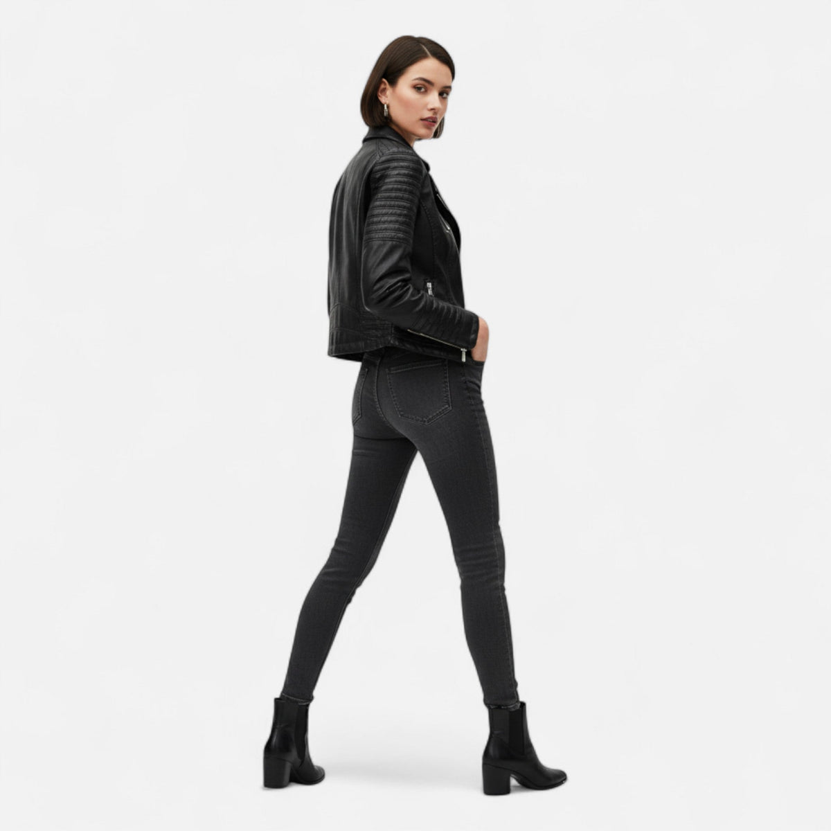 Isabel | Chaqueta de Cuero para Mujer con Diseño Biker Elegante 2