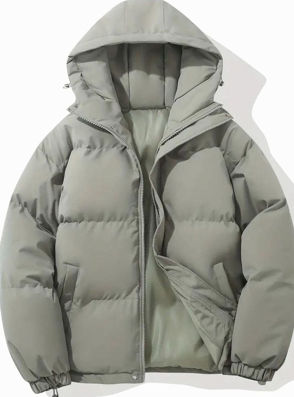 Espalda de la chaqueta puffer acolchada con capucha fija