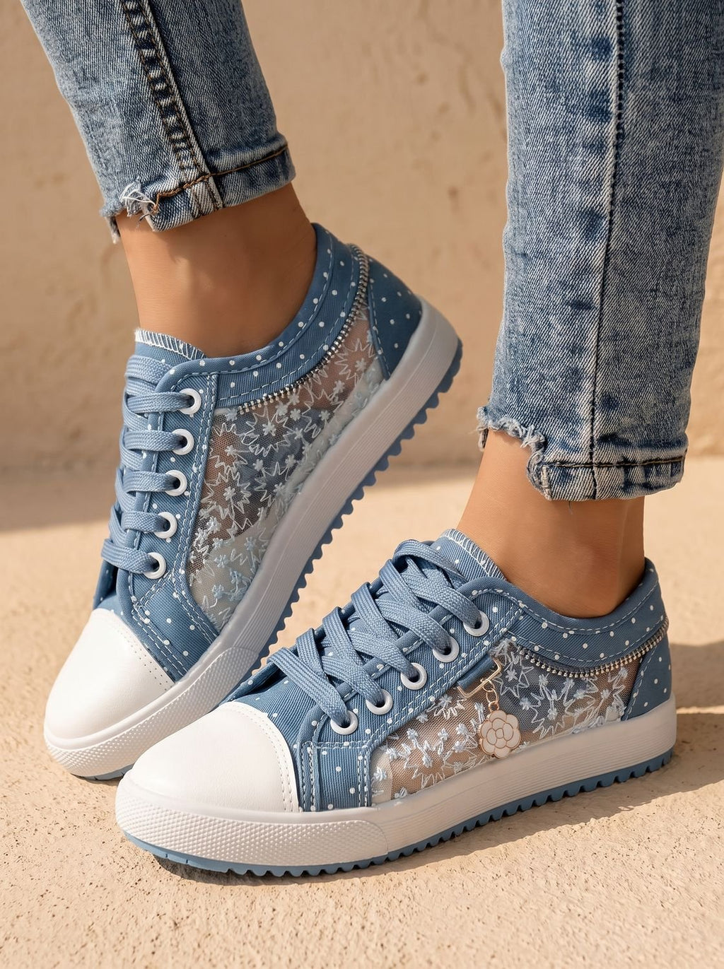 Zapatillas ortopédicas de mujer Clarisa con malla floral y plataforma