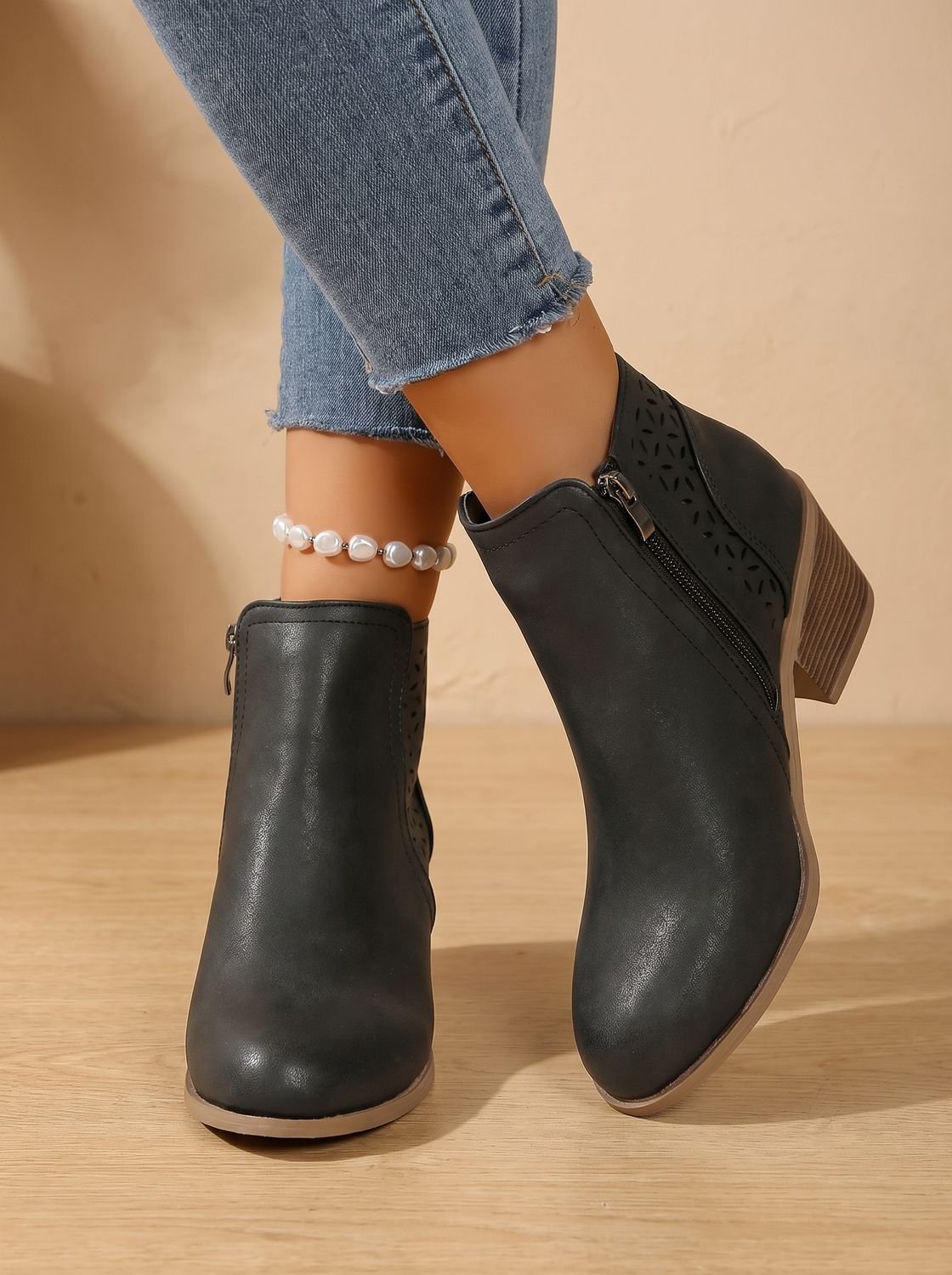 Botines ortopédicos de mujer listos para uso diario y ocasiones especiales