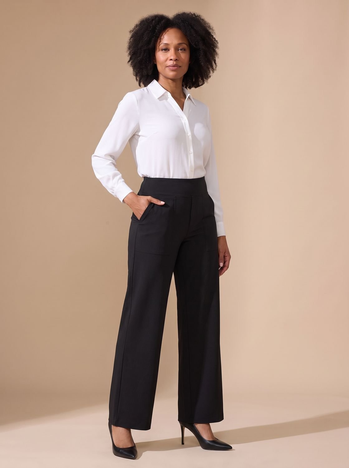 Pantalón TAMARINA combinado con tacones para un look de noche